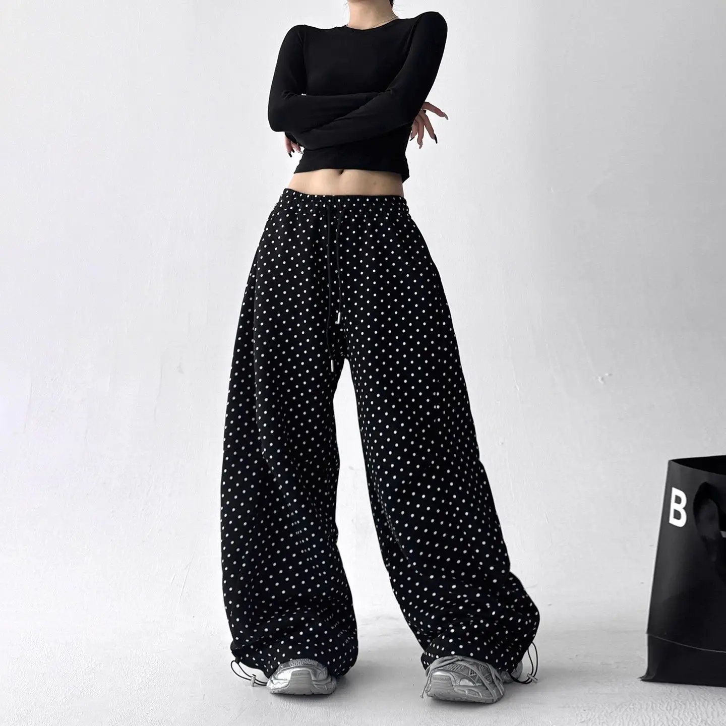 2025 خريف جديد Sweatpants ملابس نسائية كورية مع طباعة نقاط البولكا أنيقة سراويل مستقيمة طويلة سراويل تقليدية