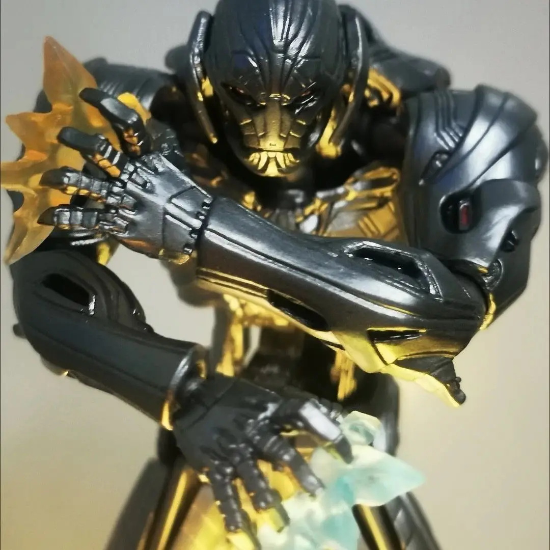 Figurka Akcji Ultron AC Toys 16cm Kaiyodo Amazing Avengers Anime Figurka Model PVC Prezenty Statuetka Żołnierza Kolekcjonerska Zabawka Prezent