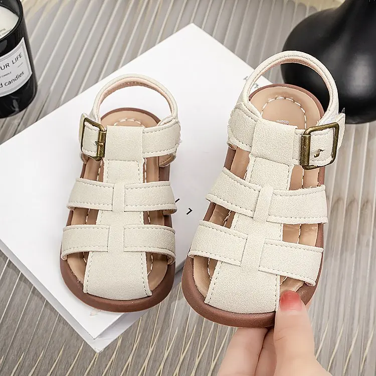 Boys' and Girls' Soft Soled Sandals with Korean Woven Hollow Out Retro Anti Slip Soft Soled Sandals, Beach Shoes