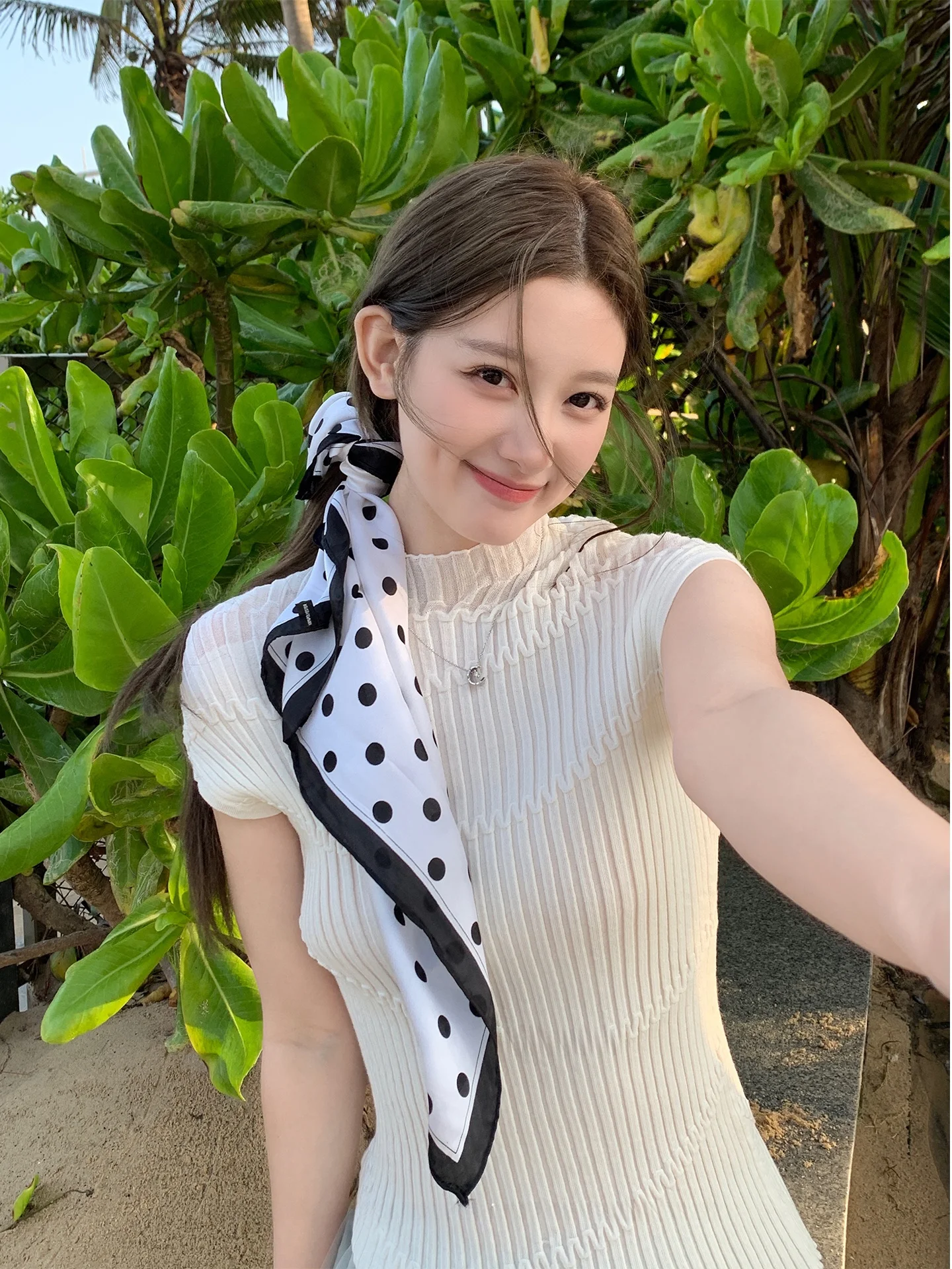 

Slim Fit Women's Short Sleeve Knitted T-Shirt White Crumpled Vertical Stripe Thin Summer New Style Simple Design Top