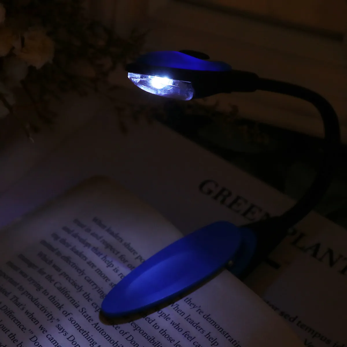 25x3x1.5cm LED Book Light Clip on Slim Portable Reading Light for Night Travel Books in Bed Non Flickering Eye Safe Booklight