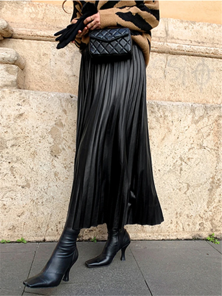 REALEFT Autumn Winter Black PU-leather Pleated Skirt New 2023 Women High Waist Fashionable All-match A-Line mi-long Skirt Female