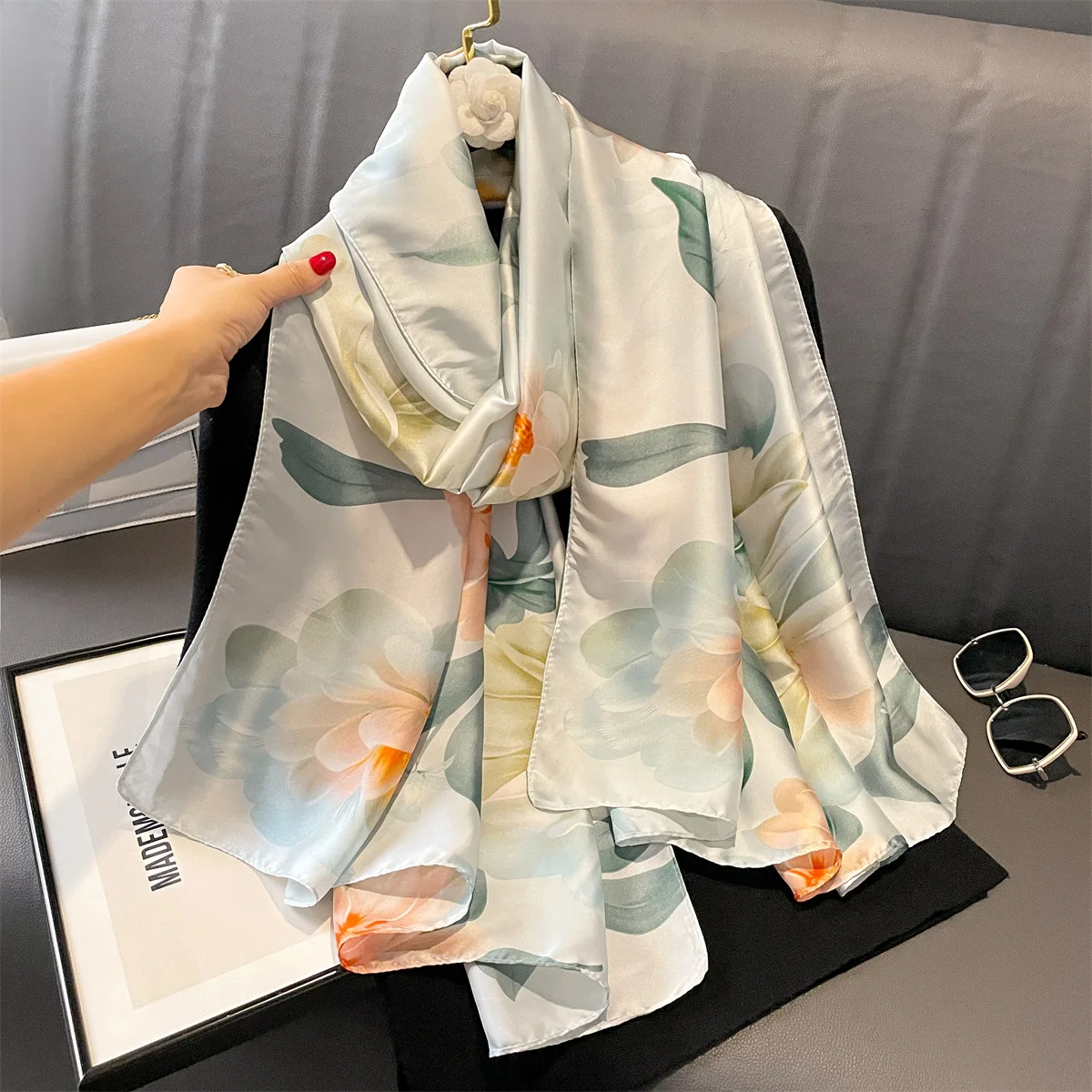 180*90cm Women Silk Female Classic Leopard Scarves Ladies Beach Wrap Chiffon Shawl Soft Sunscreen Foulard Muffler Bandanna Pareo