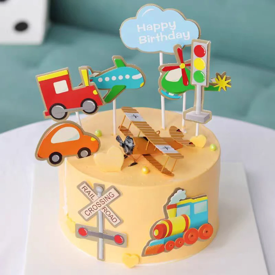8-teiliges Happy Birthday Auto-Kuchen-Dekorations-Set mit Zug, Flugzeug, Hubschrauber und Straßenlaterne für Kindergeburtstage – Detail 6