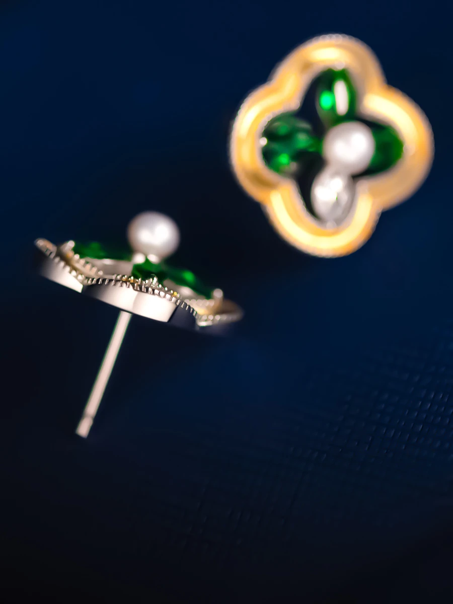 أربع أوراق البرسيم شكل أقراط المرأة الأوروبية والأمريكية المتخصصة تصميم الأقراط أقراط اللؤلؤ الفضة الاسترليني #2