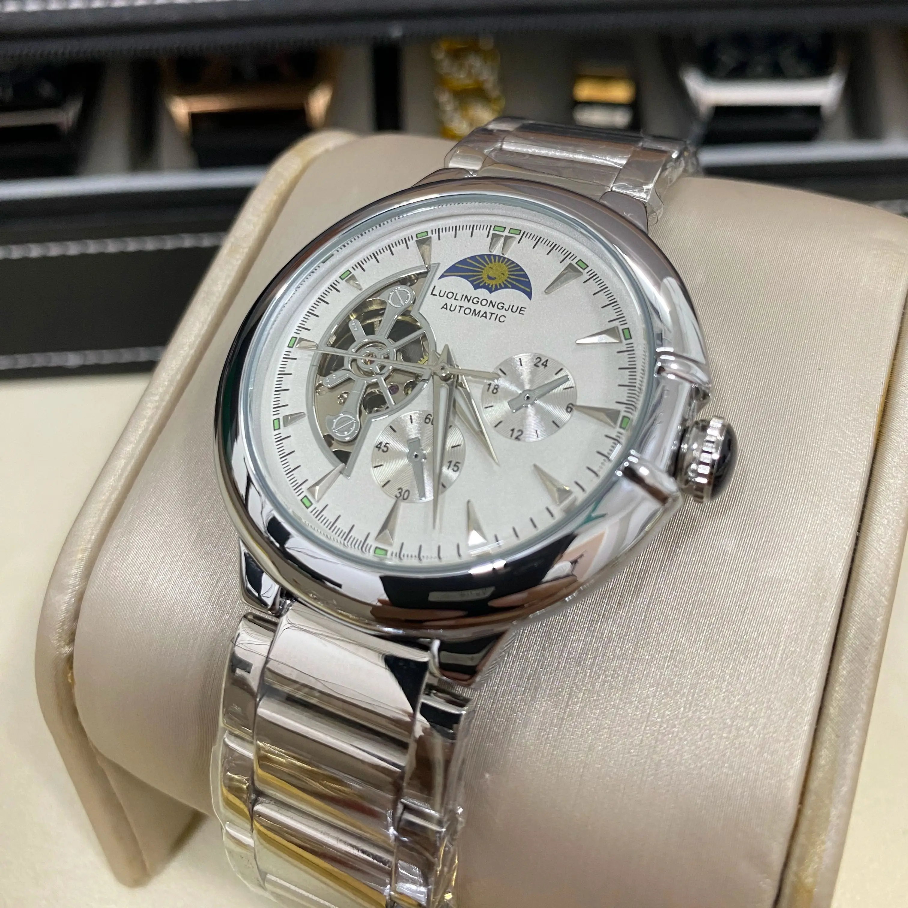 Luxury Men's Automatic Mechanical Watch, Cool Hemispherical Design, Best-Selling Men's Watch, Skeleton Design, the Best Gift for Him, No Batteries Needed