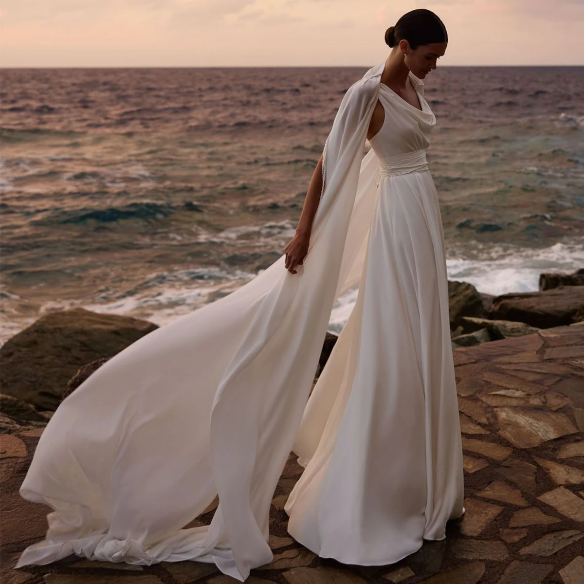 Sukienki plażowe dla panny młodej z dekoltem w serek, satynowa suknia balowa dla kobiet, długa suknia ślubna w kształcie litery A z rozcięciem.