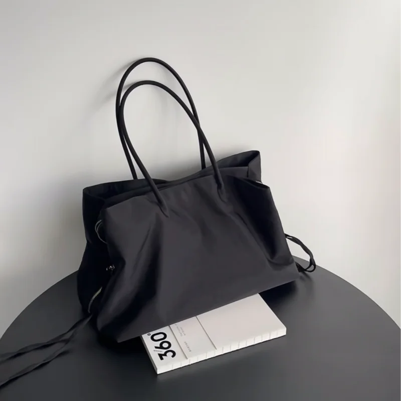 

Фирменная нейлоновая женская сумка, модная простая черная большая сумка большой вместимости с двойными лямками, повседневная сумка для ноутбука