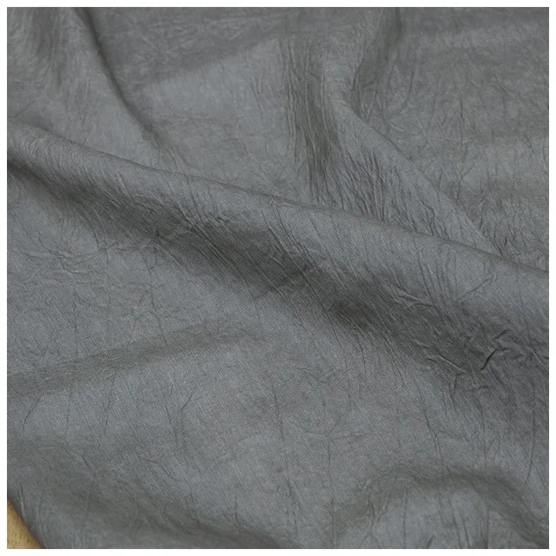 ผ้าไหมโอ๊คธรรมชาติขนาด 10 มม. ย้อมสีด้วยวิธีพื้นเมืองและดีไซน์เสื้อผ้าสไตล์ย้อนยุค