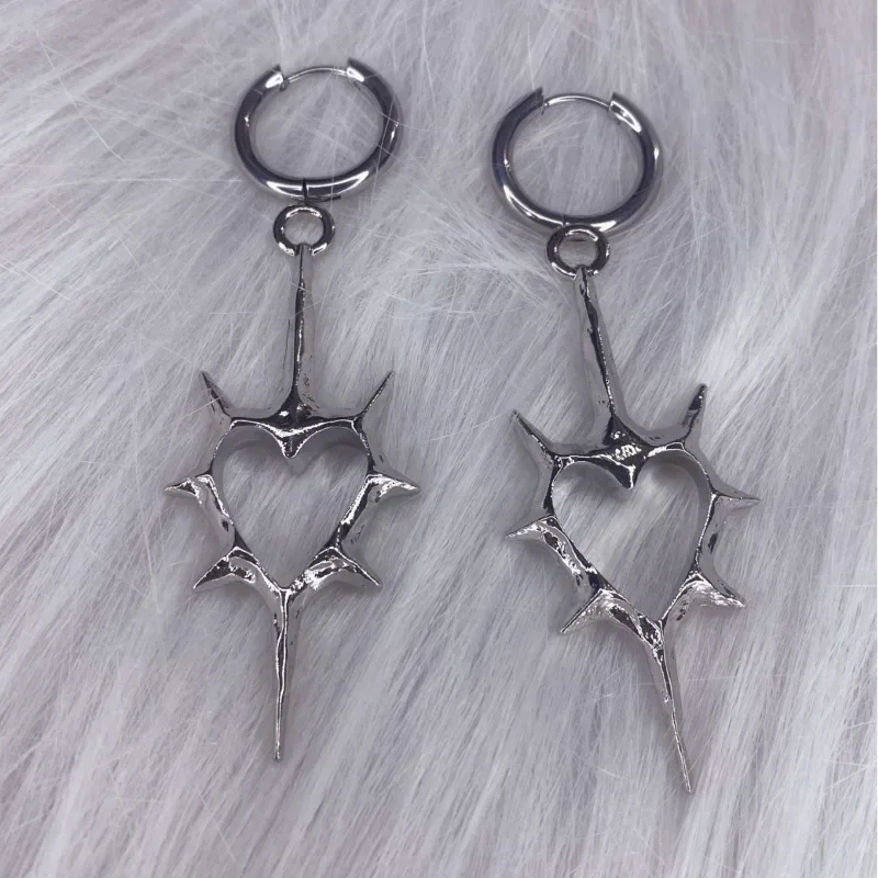 Y2K Punk Hollow Thorn Love Heart Pendant Earrings for Women Vintage Unusual Stainless Steel Ear Buckle Jewelry Party Accessories