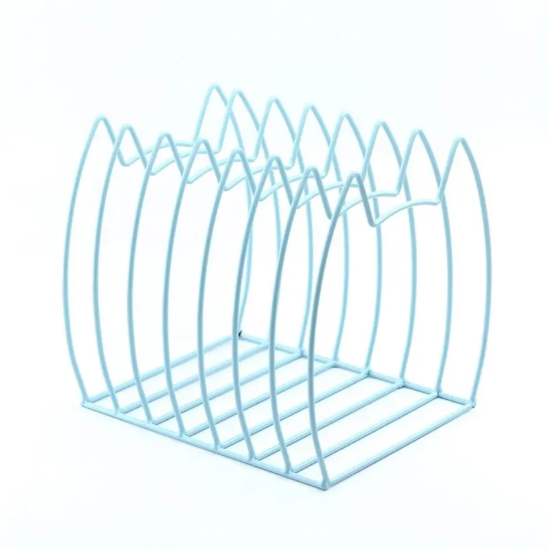 

Простая книжная полка на столе.