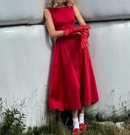 

French Women's Dress Elegant Hepburn Style Solid Color Round Neck Sleeveless High Waisted Loose Hem Dress Urban Evening Dresses