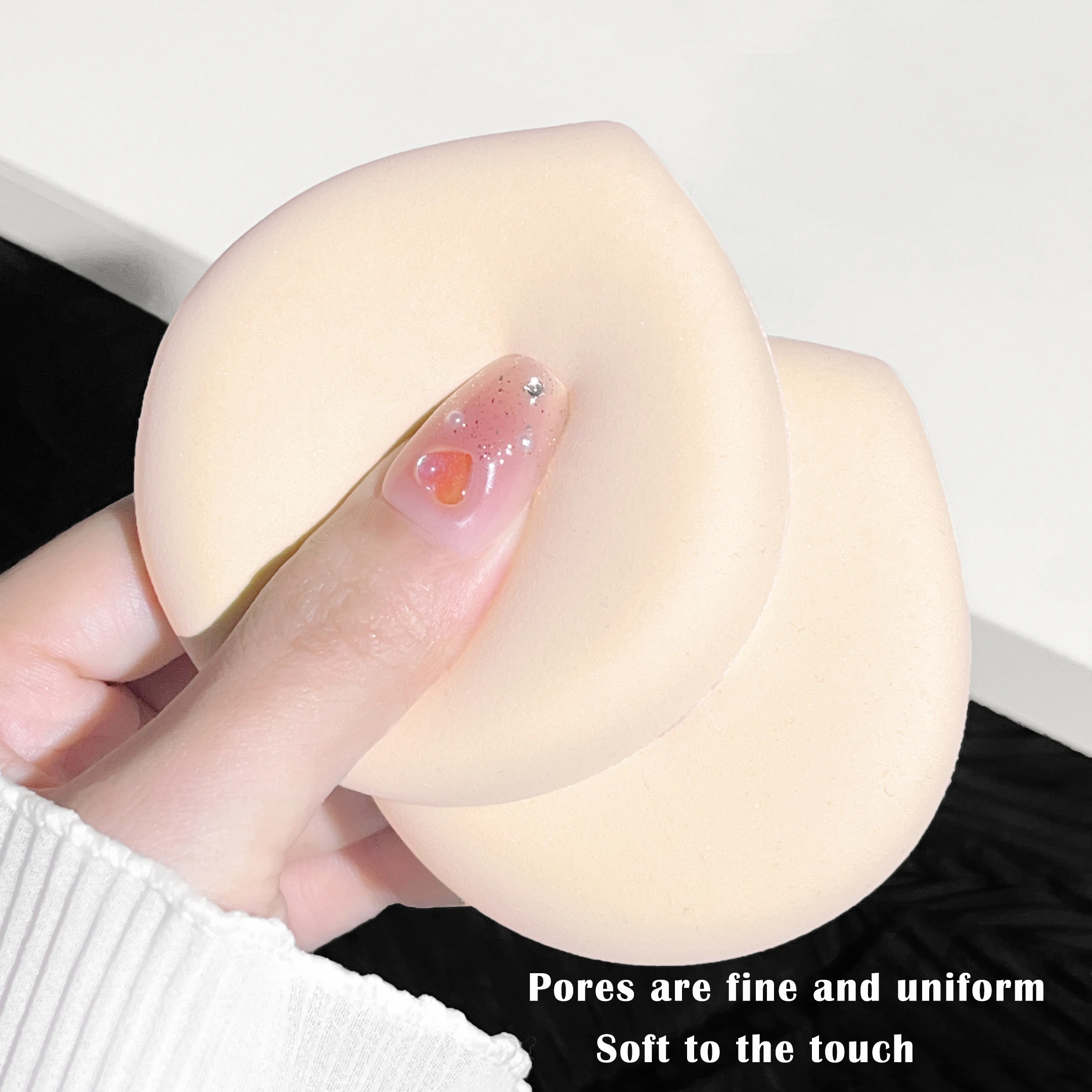 漫画ラウンド綿菓子パフ、ウェットおよびドライ、ポータブルベルベットパフ、韓国メイクアップコンシーラーファンデーションスポンジ