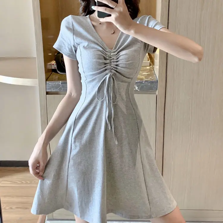 

Short-sleeved dress 2025 summer new temperament in the long students casual waist slimming V-neck rope fold