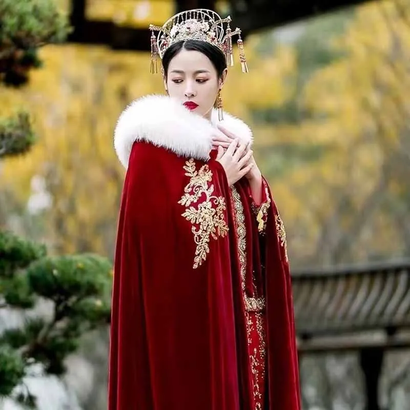 

Winter Warm Thick Hanfu Long Cloak Women Chinese Traditional Embroidery Red Velvet Cape Cloak Female Cosplay Costume Hanfu