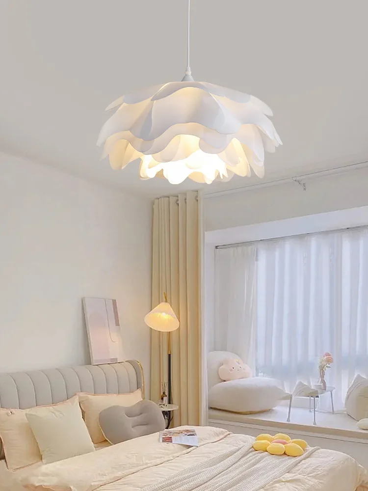 GHJUYIOL French Cream Style Bedroom Pendant Light Modern and Simple Nordic Creative Children's Room Restaurant Light