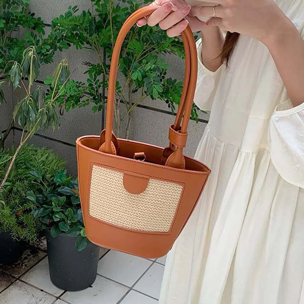

Retro PU Woven Bucket Bag Anti-Splash Water Large Capacity Women Bucket Handbag Korean Style Polyester Straw Shoulder Bag School