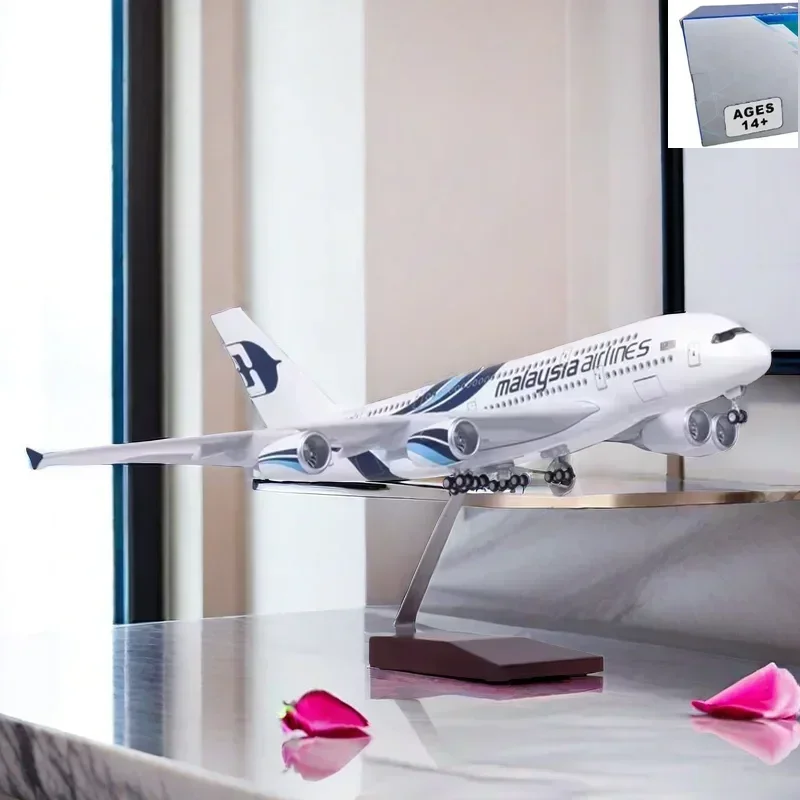 

Airplane 737MAX B737 MAX Aircraft 1/85 Scale 47CM Fly Dubai Airline W Light and Wheel Diecast Resin Plane Model Toy Collection
