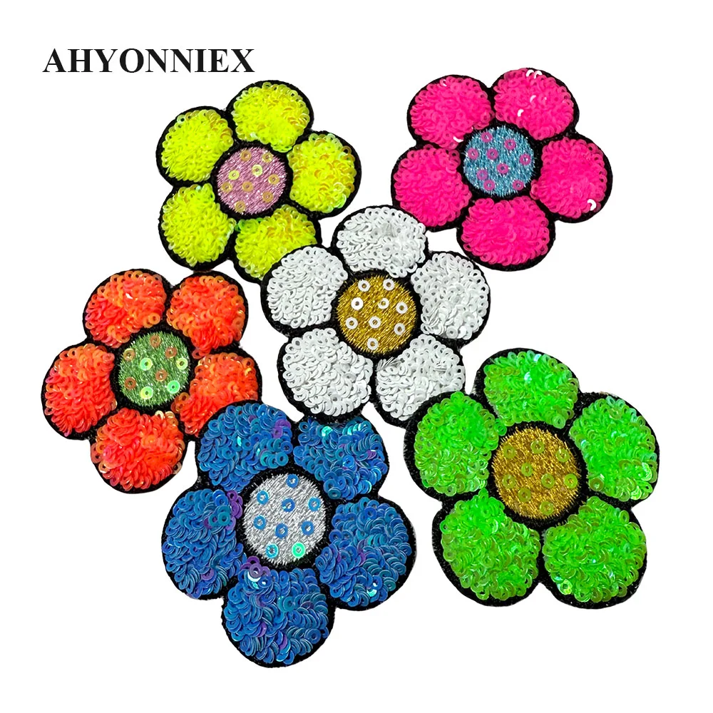 

5pcs/Lot 6CM*6CM Shining Pink Green Yellow Blue Orange Sequins Flower Parch For Costume Dress Coat Iron On Patch for Clothing