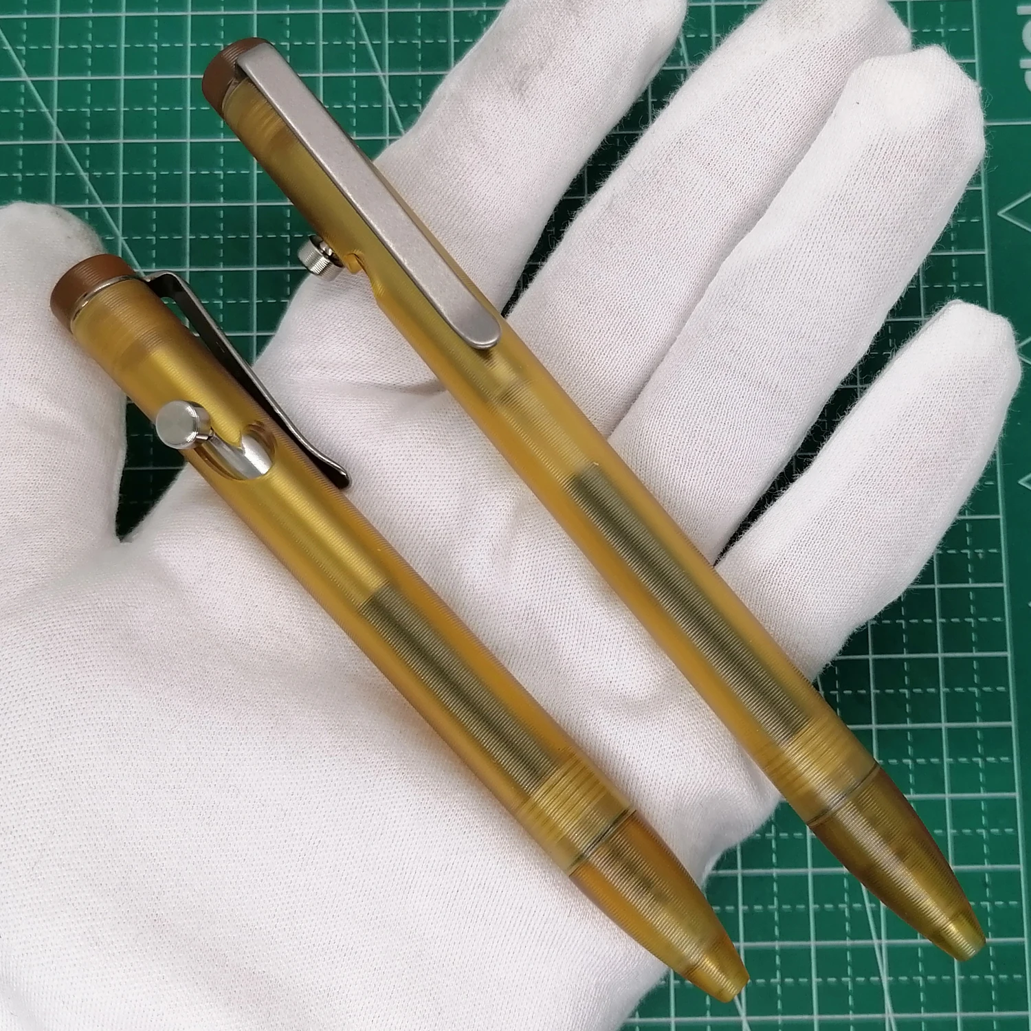 

1 Piece ULTEM Made Bolt Pen with Titanium Pocket Clip EDC PEI Ball Point Pen for Office Signature Writing Gift Pen