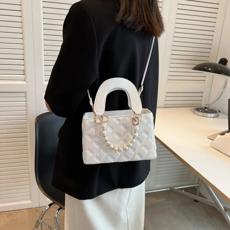 2024 Summer Fashion Trend Pearl Chain Women's Casual One Shoulder Crossbody Bag Small Portable Square Bag with Rhombic Lattice