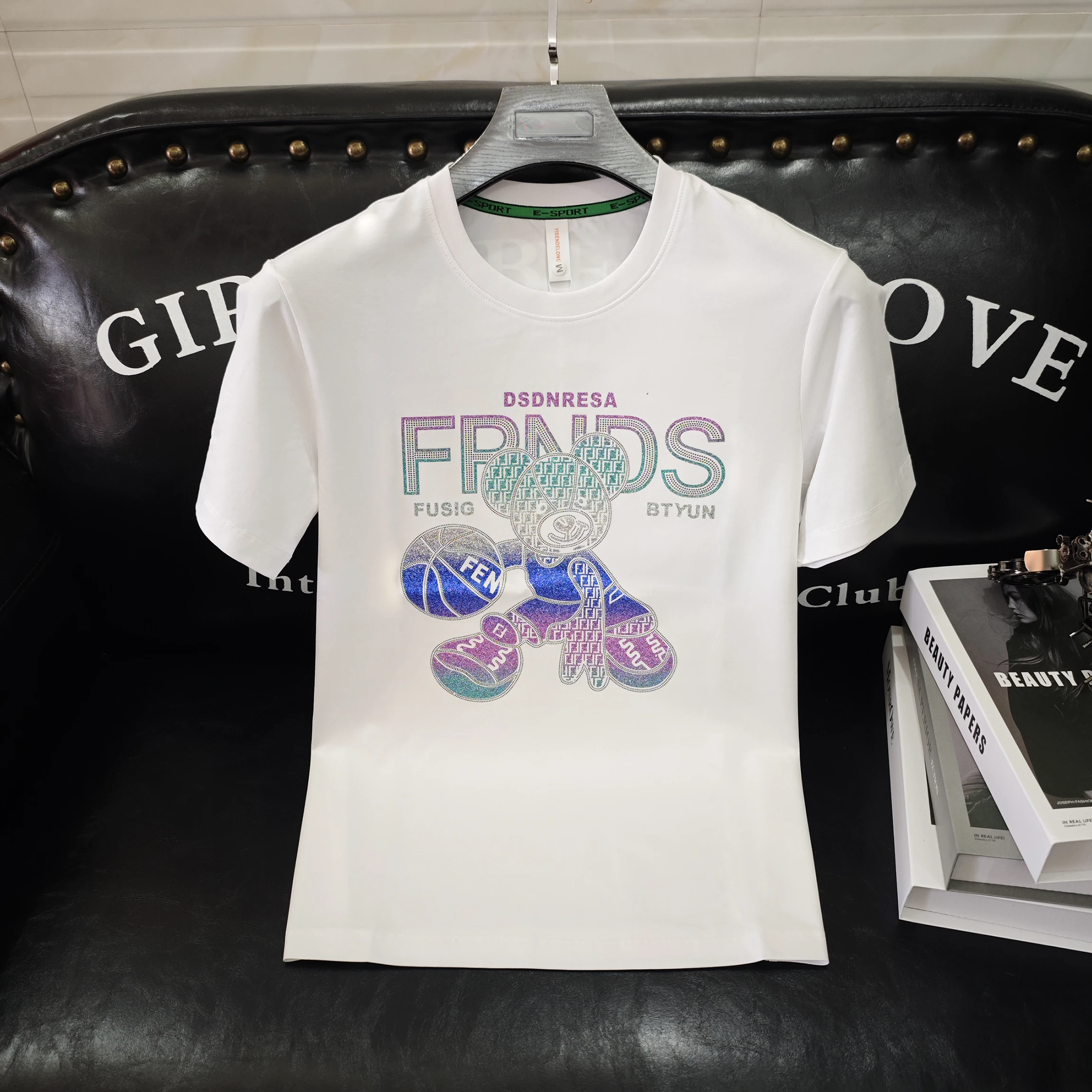 

White T-shirt 2024 New Men's Fashion Brand Trend Bear All-matching Printed Half-Sleeve Shirt Round Neck Men And Women