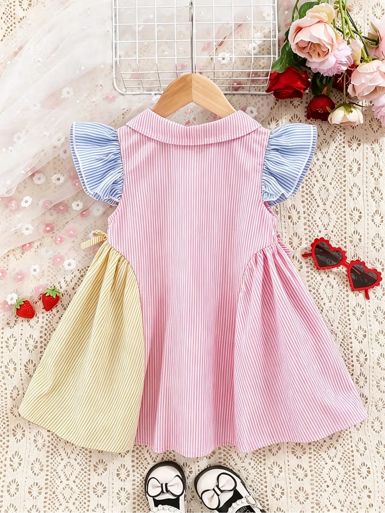 Gestreiftes Kleid mit Farbblock-Design für Kinder, Baby-Kragen, ärmellos, mit Rüschenkante, einreihig, knielang, für Mädchen – Detail 7