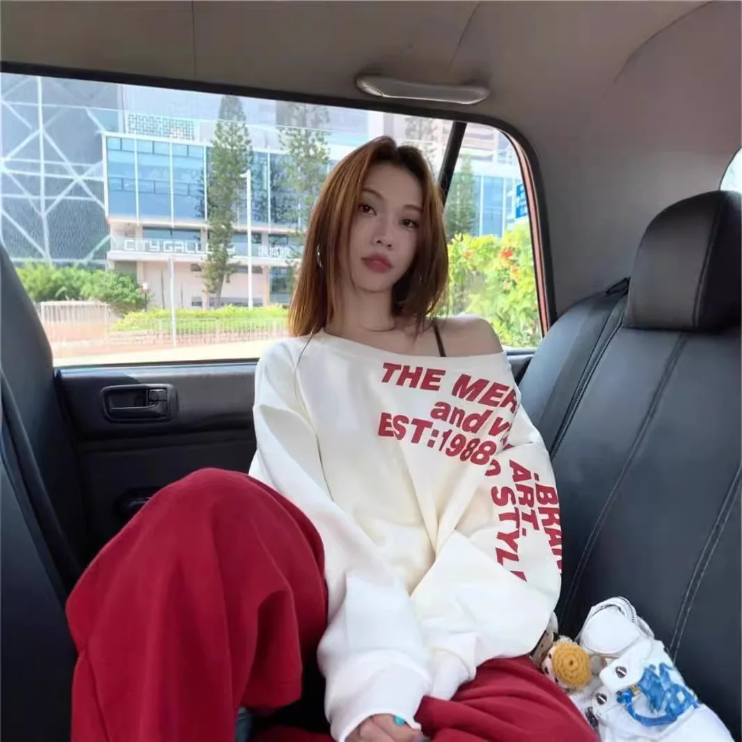 

Off-the-shoulder Retro Printed Letter Long-sleeved Sweater Women's Autumn New Slanted Shoulder Irregular Loose and Thin Top