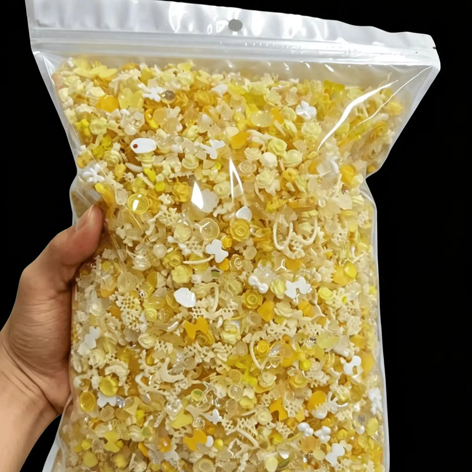1KG/Bag Yellow Green Mixed Resin Charms Bulk Flatback Ornaments Moon Flower Bow Heart For Nail Art DIY Phone Case Scrapbook Craf