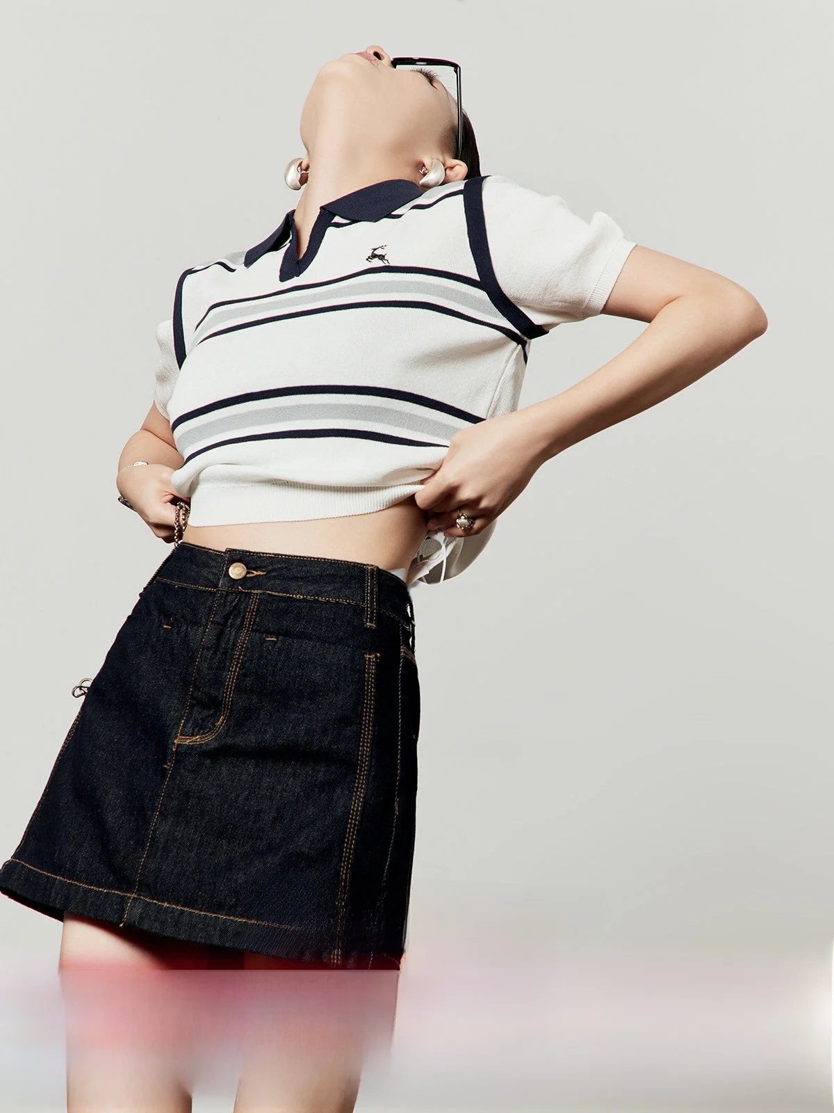 

Новый женский летний вязаный топ с белыми полосками и вышивкой, дышащий, легкий, в морском стиле, с коротким рукавом