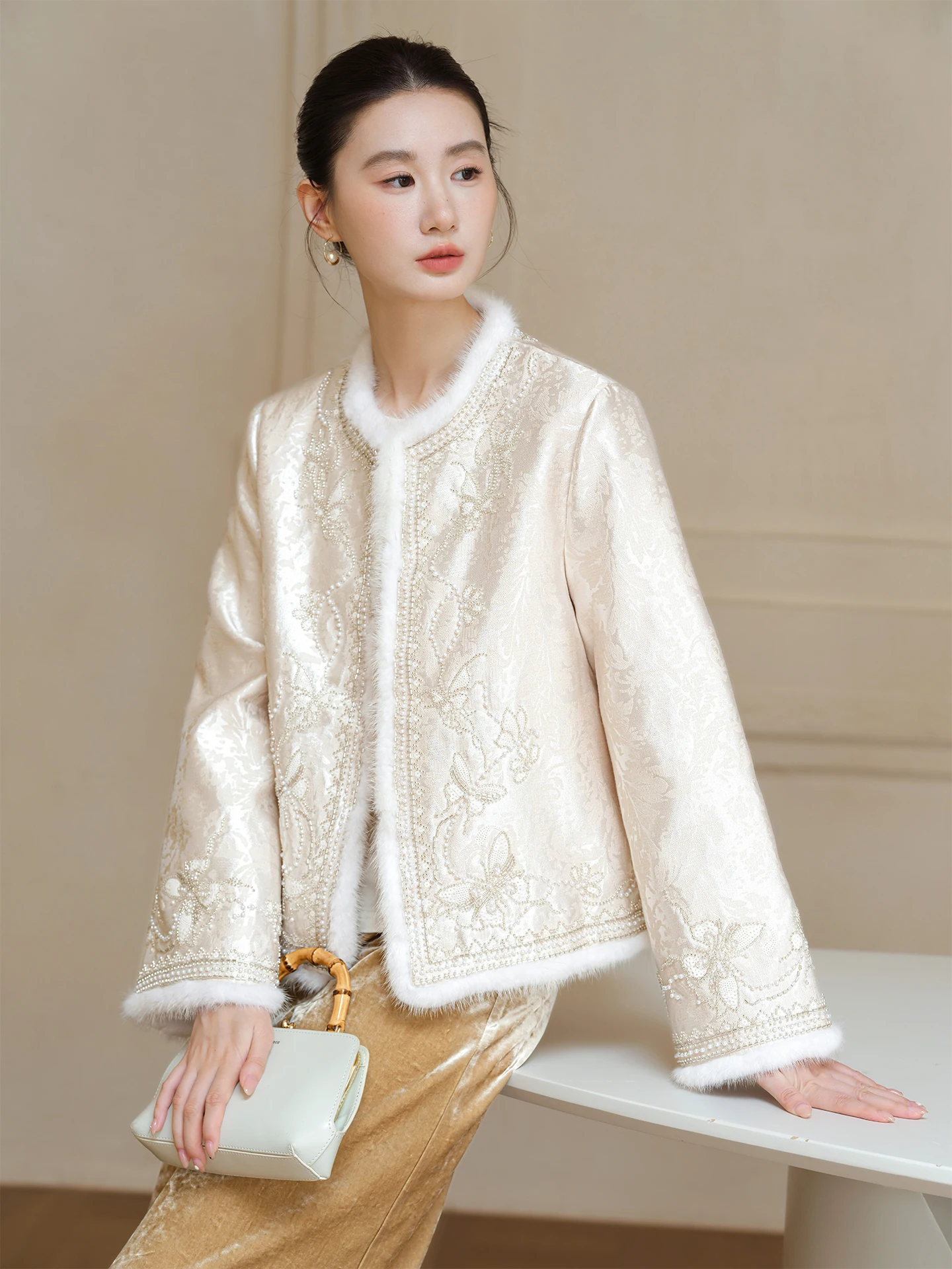 

Ele Pearl Embroidered Silk Filled Jaet Women's Winter New Sle Chinese National Sle Cotton Coat Loose Fit Long Sv...