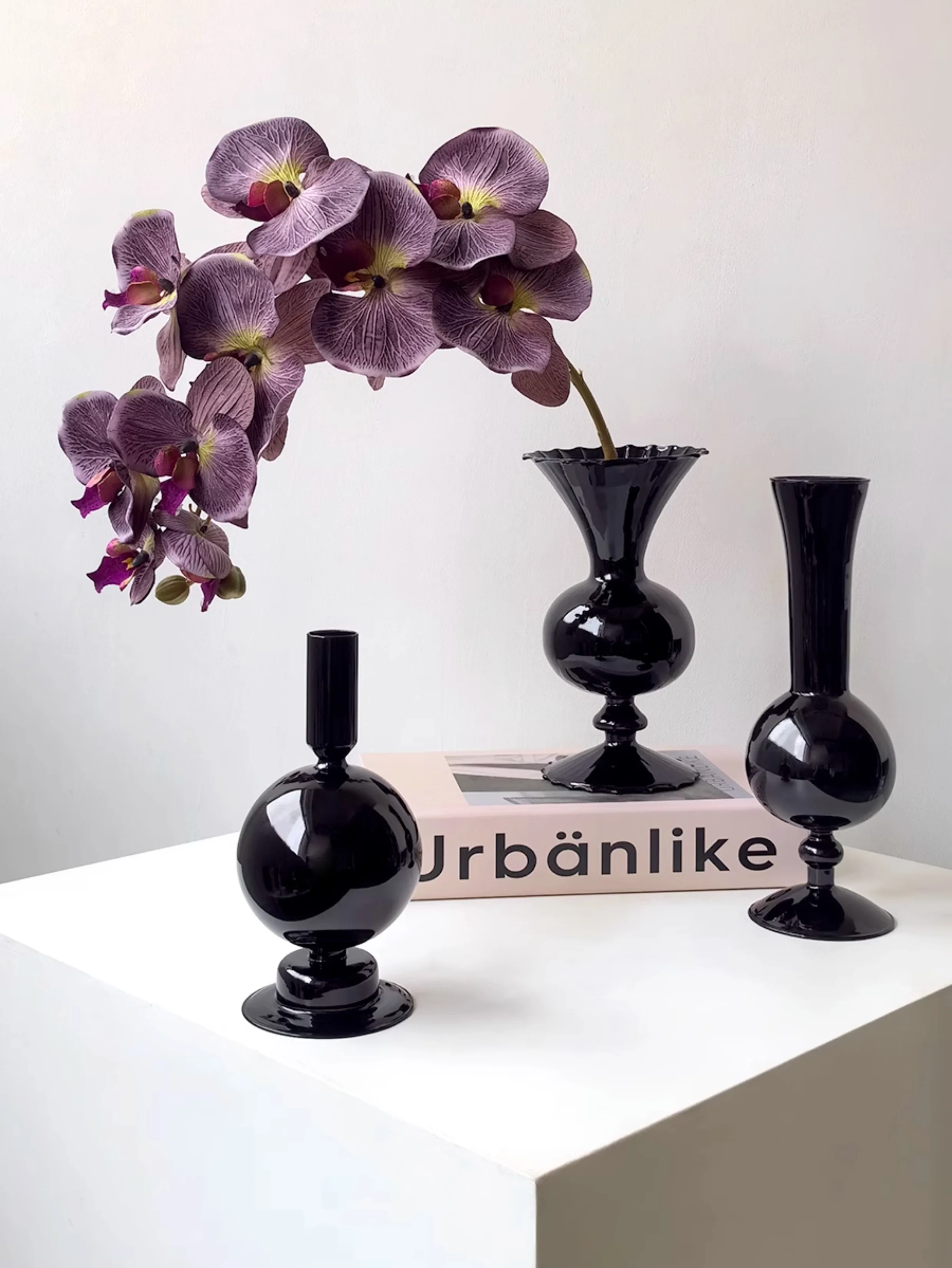 Modern Black Glass Vase, Minimalist Decorative Flower Vase for Living Room Bedroom Office, Elegant Home Decoration Centerpiece