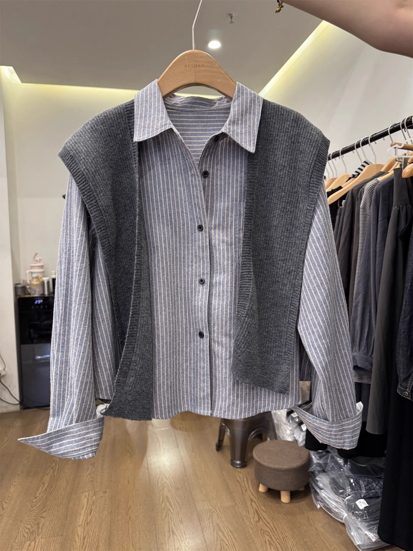 

Комплект из двух предметов: вязаный кардиган в полоску больших размеров и футболка для мужчин и женщин, модный, стройнящий, осенний дизайн, повседневный, дышащий