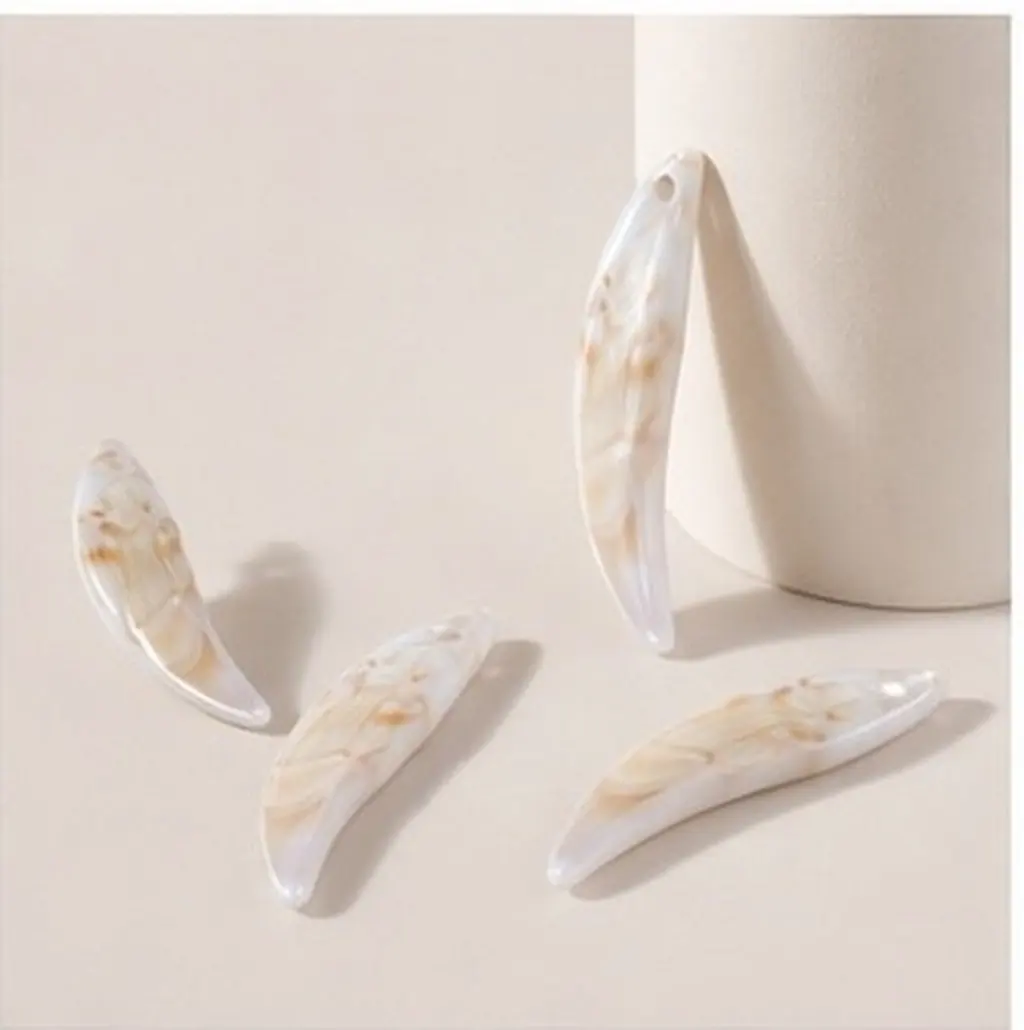 25Pcs Wolf Fang Pendants Plastic Teeth Shape Charms for Jewelry Making Crafts Keyring Accessories Caveman Theme Halloween DIY