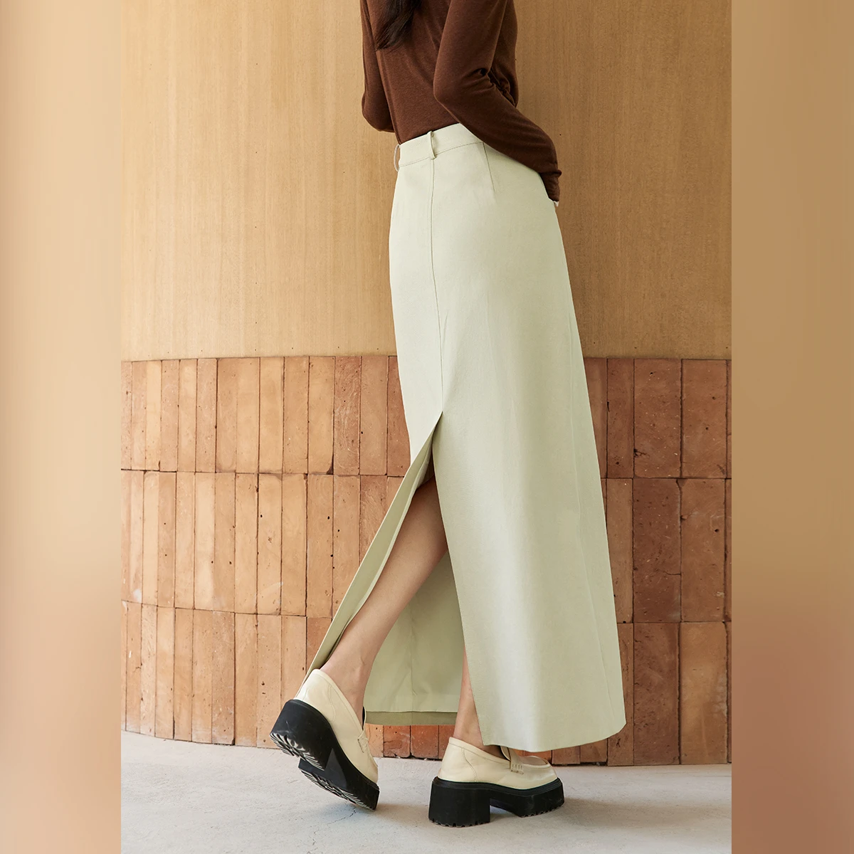VIMLY Women's Khaki Long Skirt High‑waist Commuter Casual Straight Back‑slit Midi Skirt 2026 Fall Fashion Elegant Skirts A0918