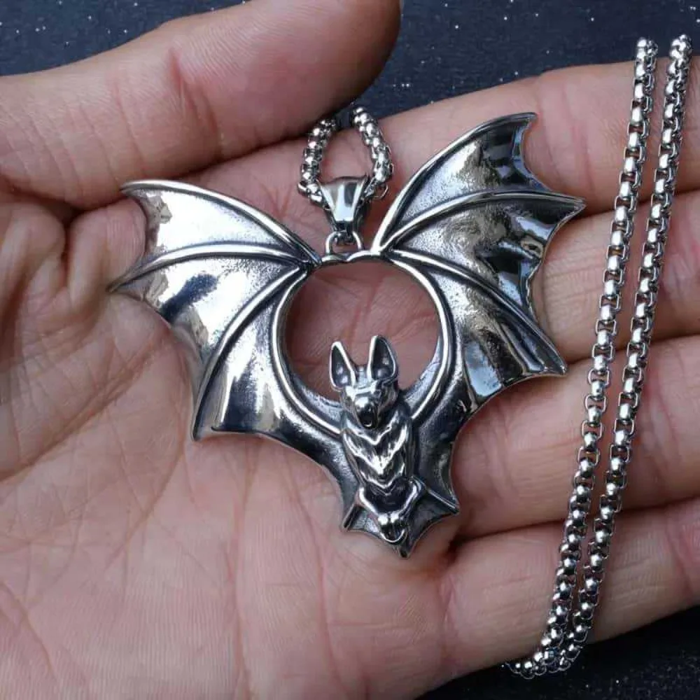 Personality Punk Sliver Color Vampire Bat Pendant Necklace for Men Women Dark Gothic Style Halloween Party Collar Chain Jewelry