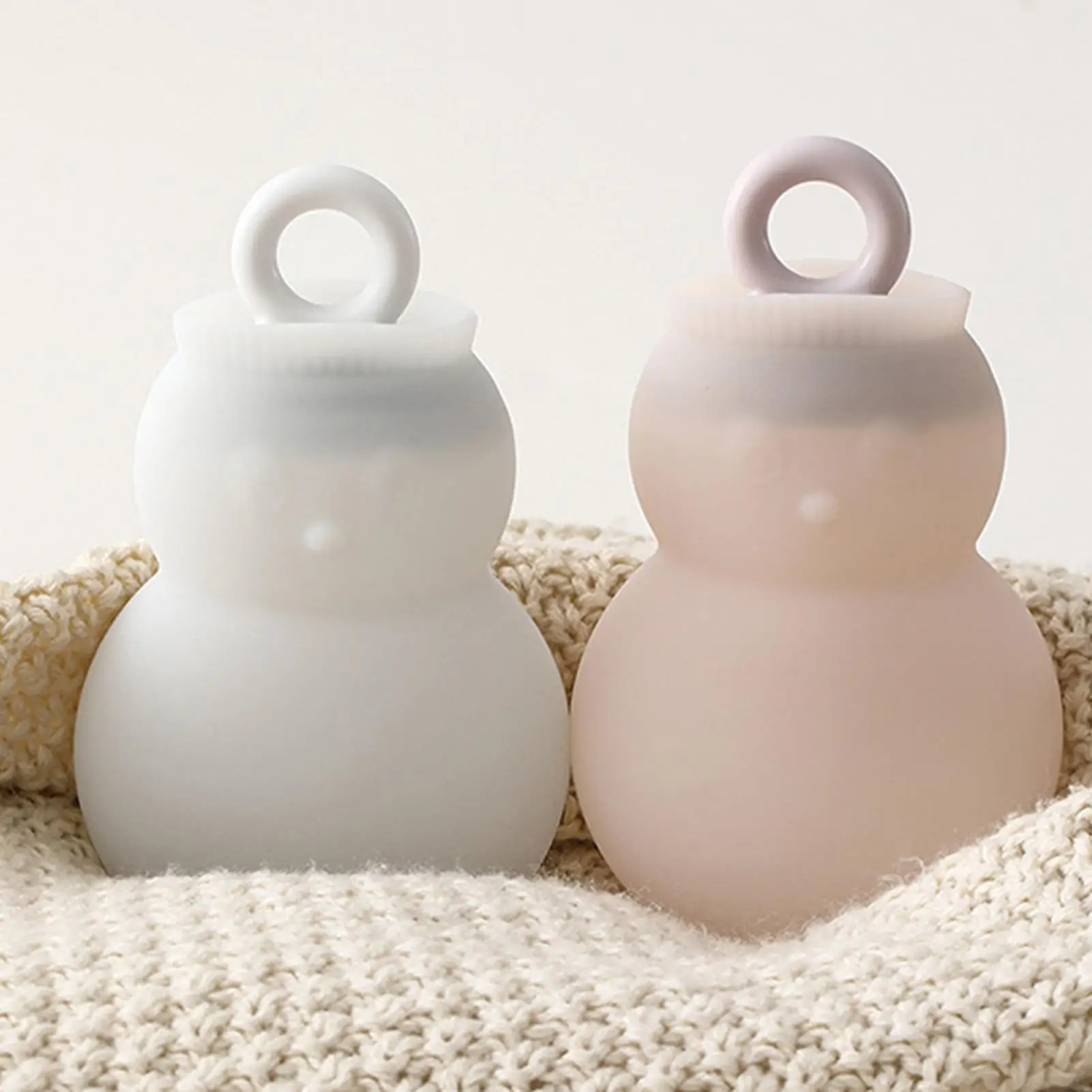 

Hot Water Bag 320ml Leak-Proof Snowman Pack With Cover Silicone Hot Pouch For Women Home Travel Winter Cold Weather Christmas