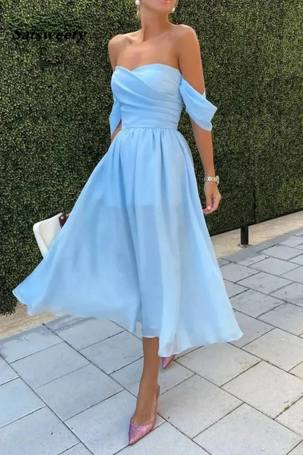 

Blue Chiffon Off-The-Shoulder Short Prom Dress Simple Tea-length Bridesmaid Dress Elegant Off The Shoulder A Line Dresses