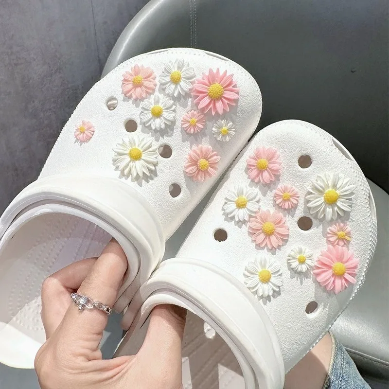 18 шт., модные подвески для обуви, набор аксессуаров, пряжка для обуви с отверстиями, летние милые розовые ромашки, украшения «сделай сам», моты для сумки Bogg