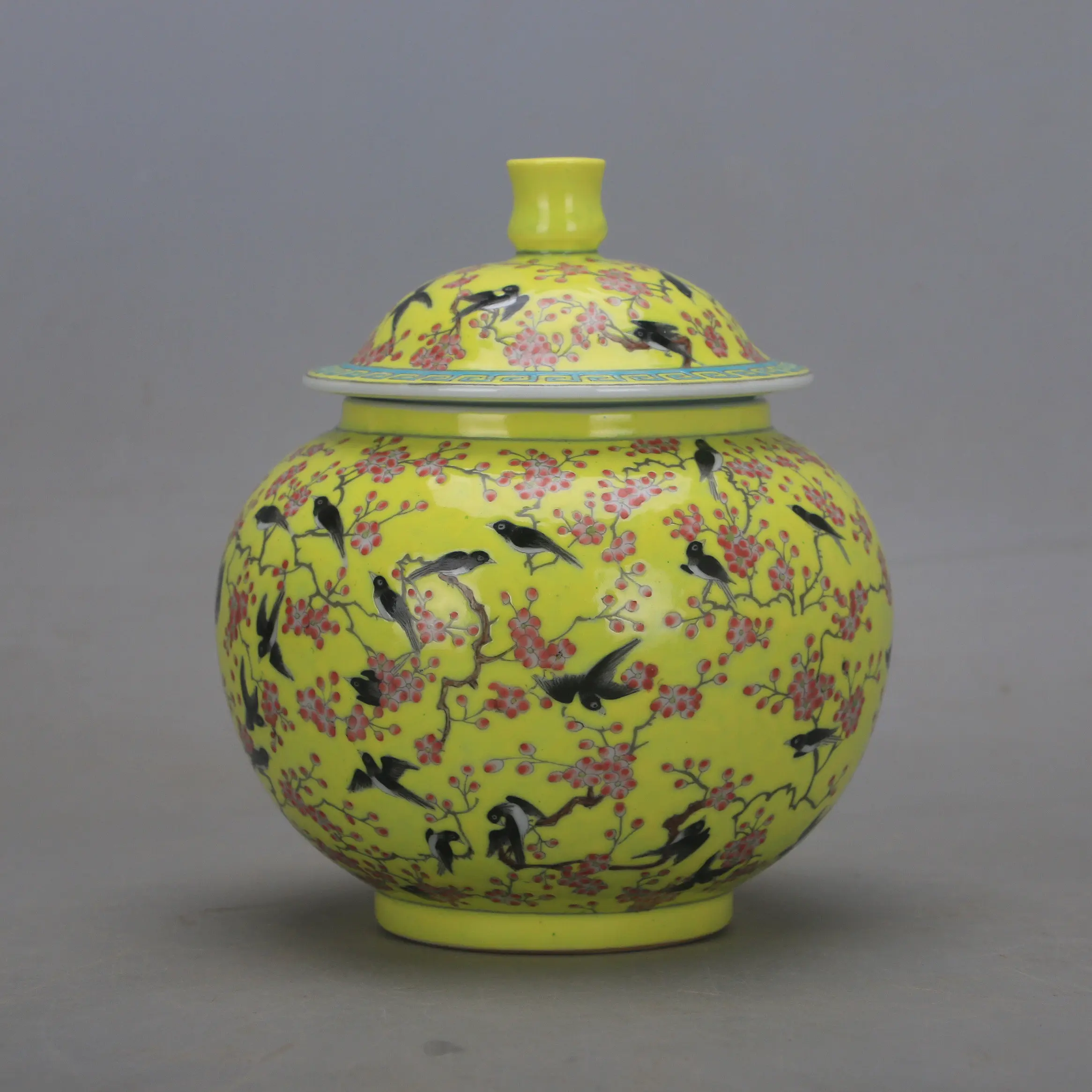 Antique Qing Tongzhi Style Yellow Ground Famille Rose Magpie Plum Blossom Covered Jar Chinese Porcelain Home Decor Collectible