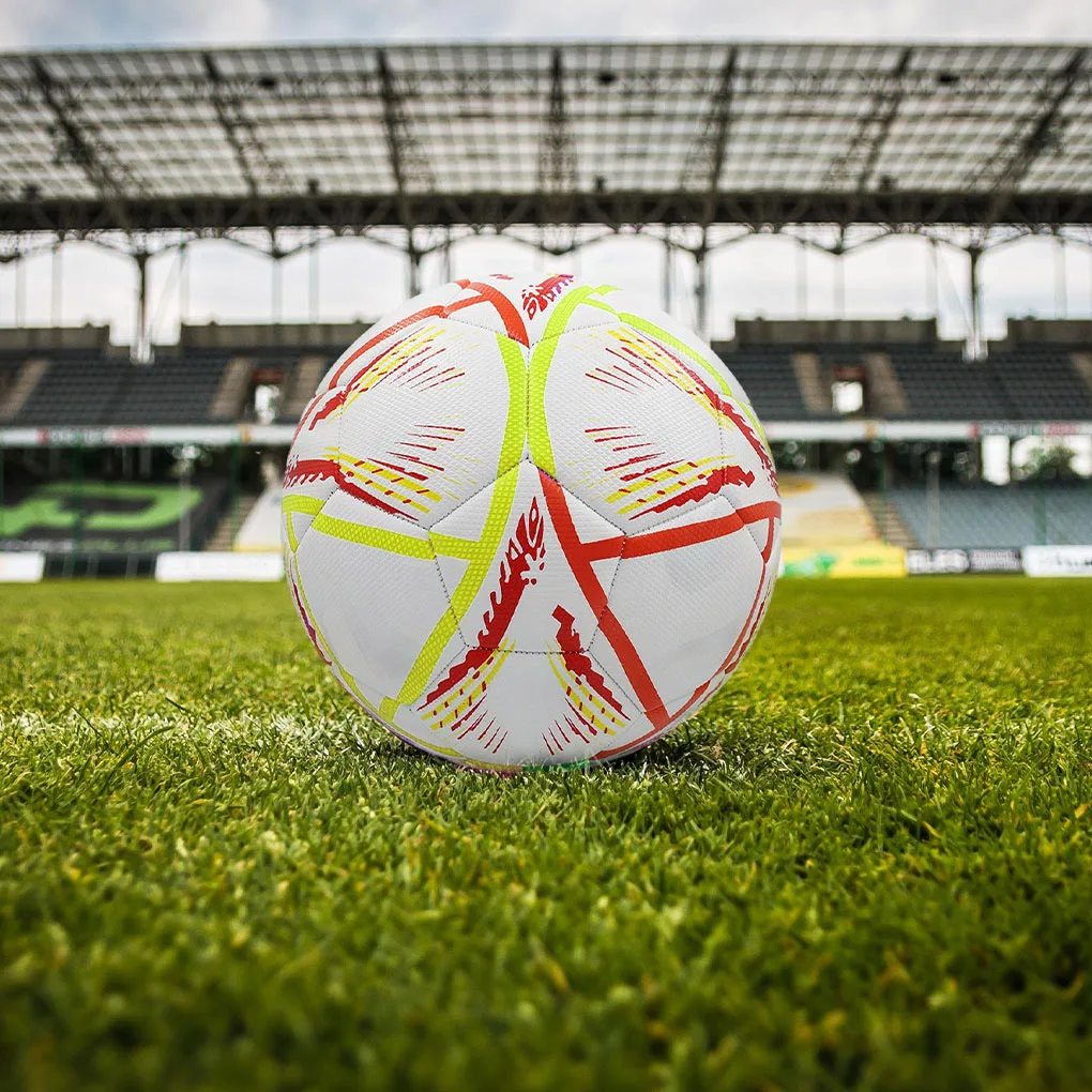 Nowa piłka nożna Standardowy rozmiar 4 5. Piłka nożna PU, szyta maszynowo piłka nożna Goal League Ball Sport Training Outdoor