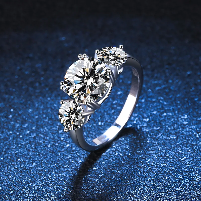 

S925 Sterling Silver Mossanite Ring Platinum Trinite Luxury Queen