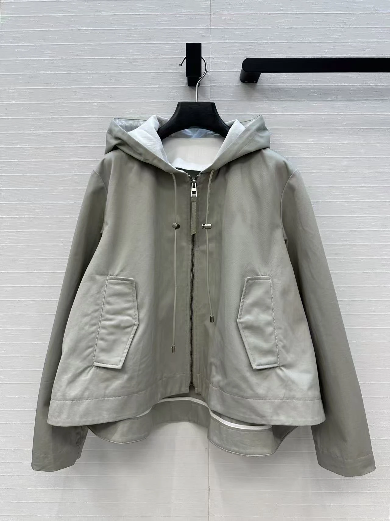 

2025 Unisex fashion: Latest trendy casual and simple grey hooded coat. Ideal for daily wear.