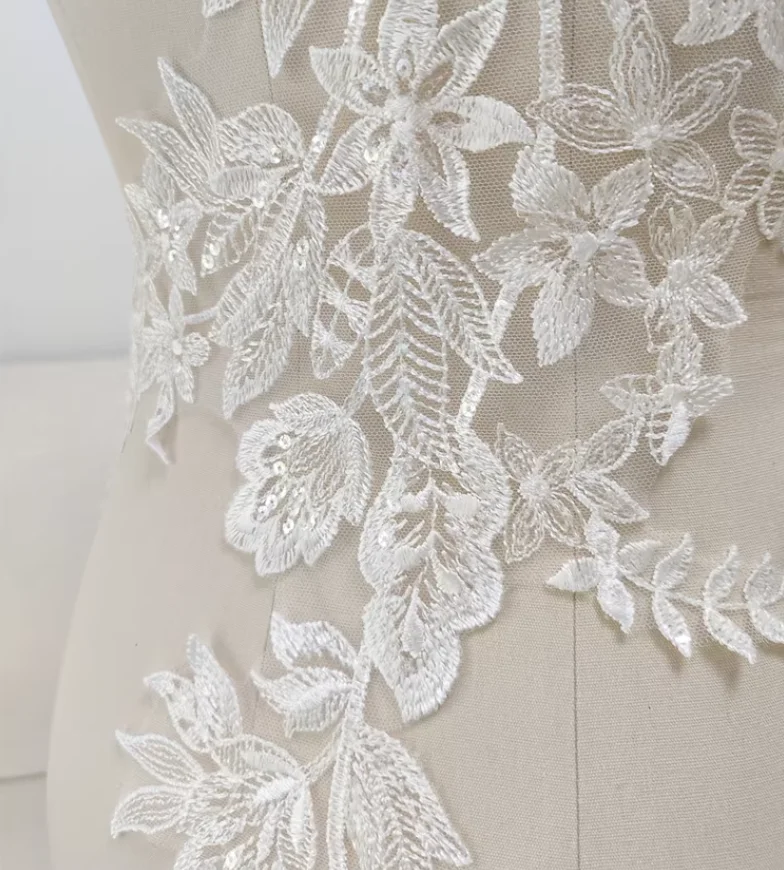 75x39cm, 2 Stück. Rayon-Faden-Spitzen-Pailletten-Kleidungsaufnäher, handgenähtes Blattmuster, Hochzeitsschleier-Stickerei DIY – Detail 4