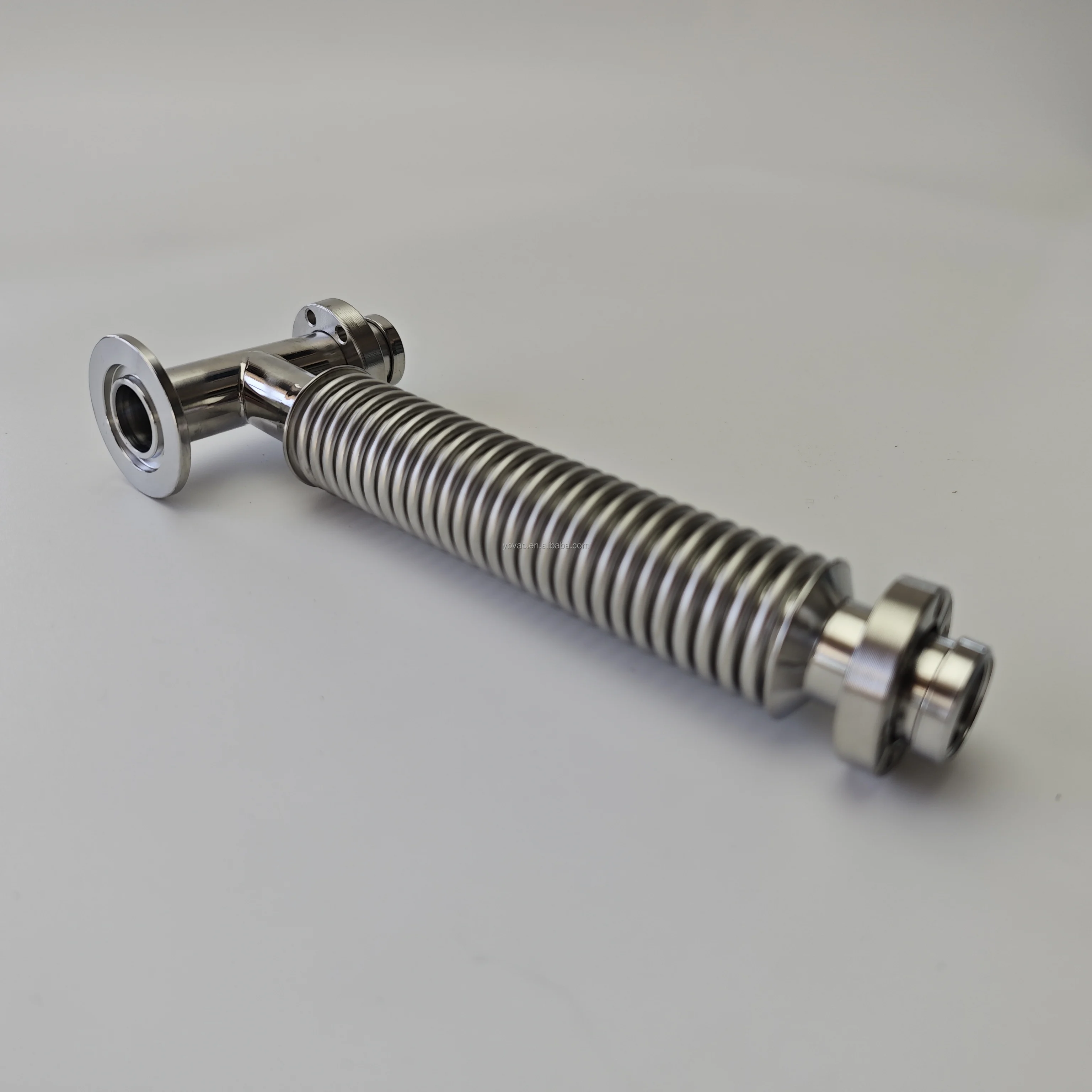 Рисунок 2 - Изготовленный на заказ фланец KF с тройным зажимом