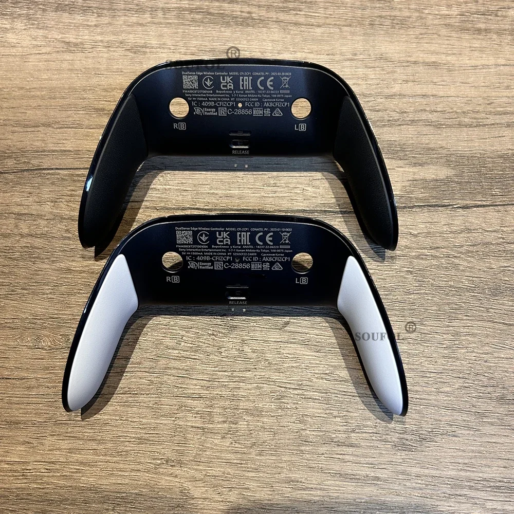 Thumbnail 4 - #13 Best PS5 Controller Cases to Buy In 2026