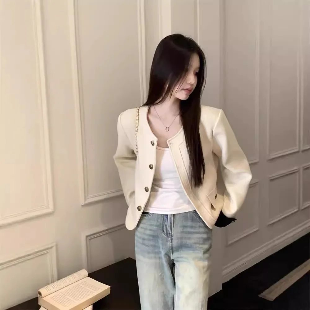 Autumn And Winter 2024 New Short Top Women's Clothing Design Sense Niche Small Fragrance Style White Popular Jacket