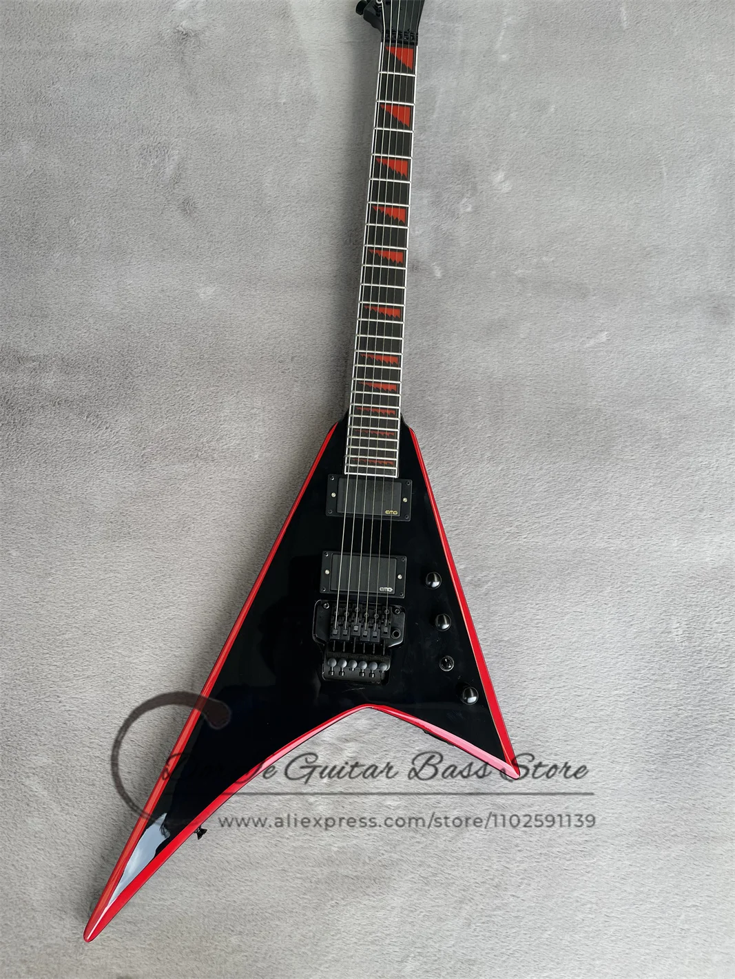 

Black Electric Guitar V Shape Body Tremolo Bridge 22 Frets Rosewood Fingerboard Red Mark HH Pickups Active Battery