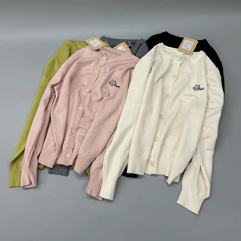 

Soft and Solid Autumn Wear Round Neck Sweater Cardigan for Women's Age-reducing Casual Jacket