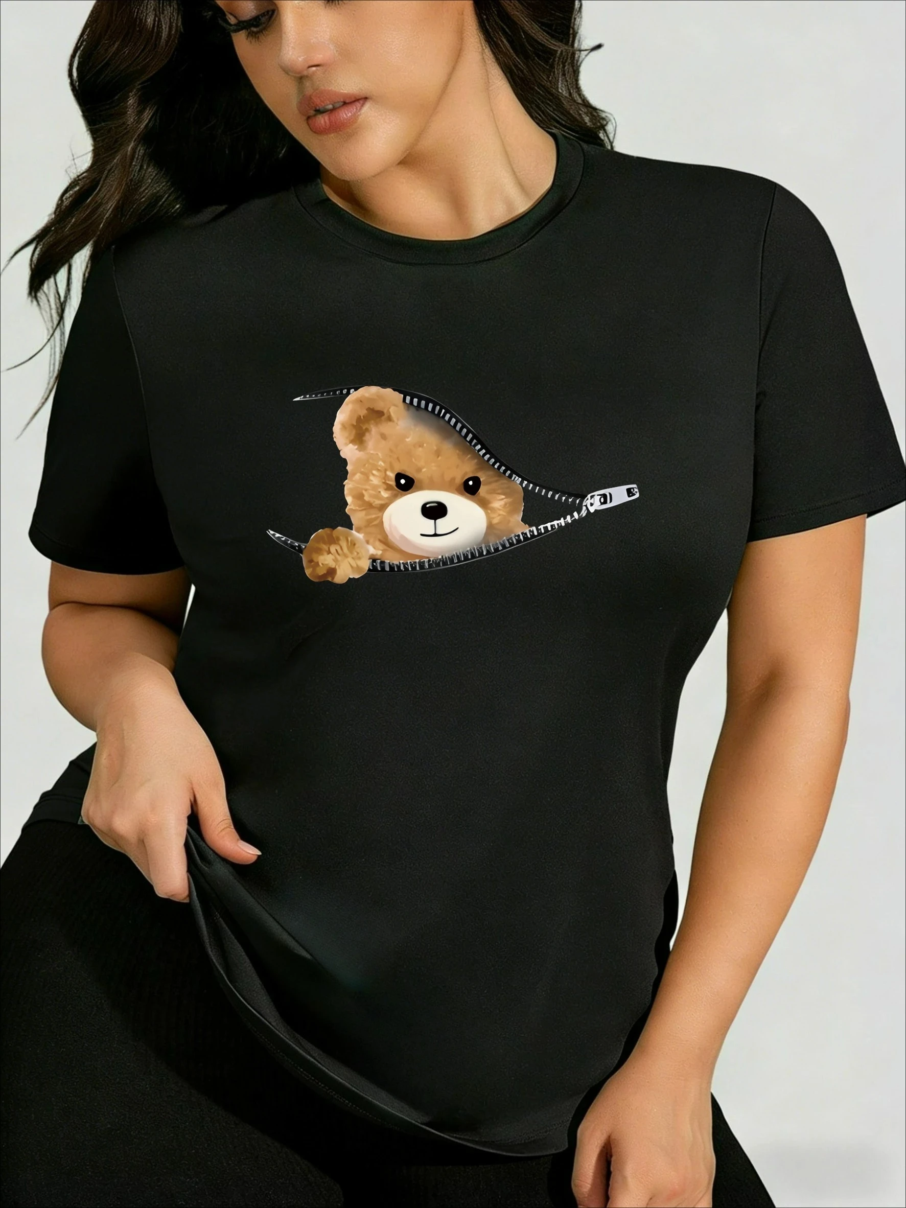 Cute Bear Breaking Frame Print Summer Sweet Style Versatile Age-reducing Casual Top Oversized Soft and Comfortable Fabric Top